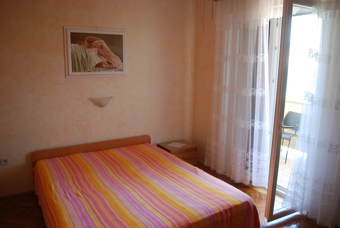 Room7_1200x800_001