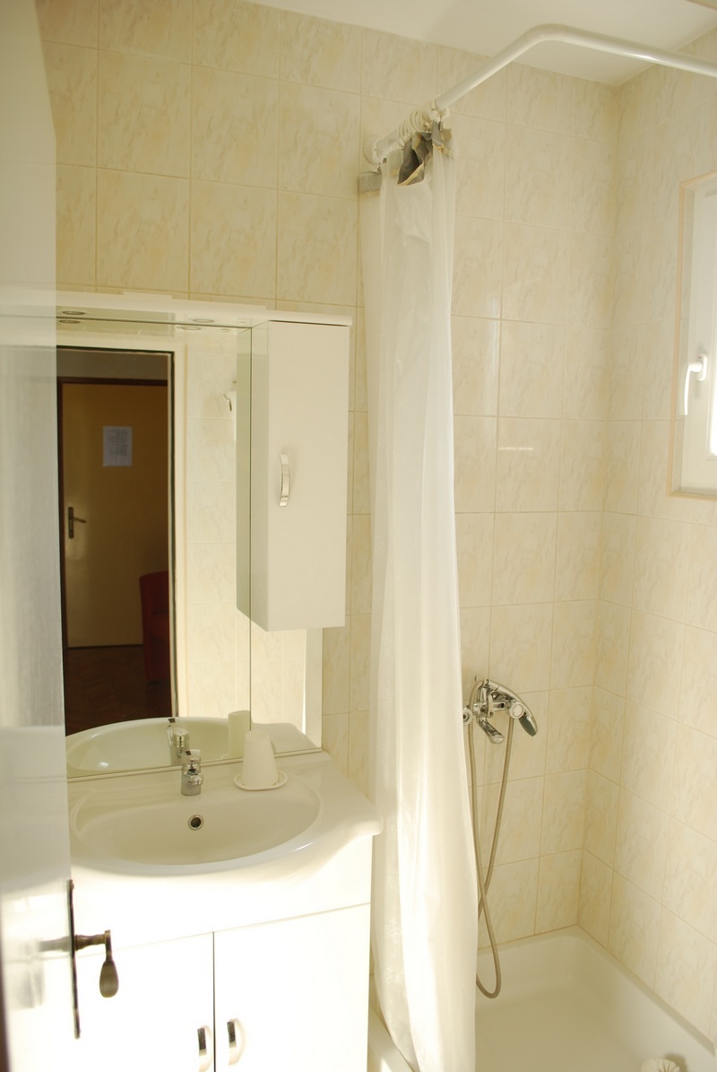 Room7_1200x800_004