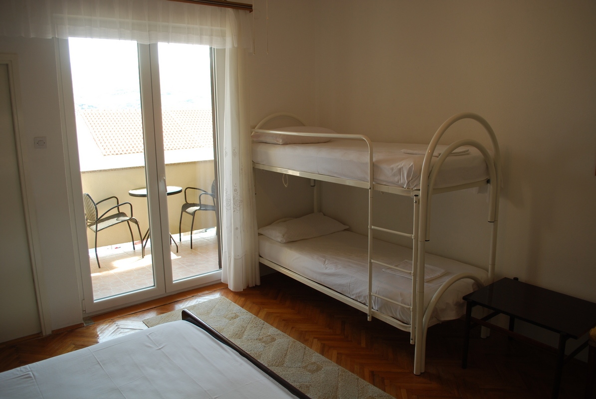 Room8_1200x800_002