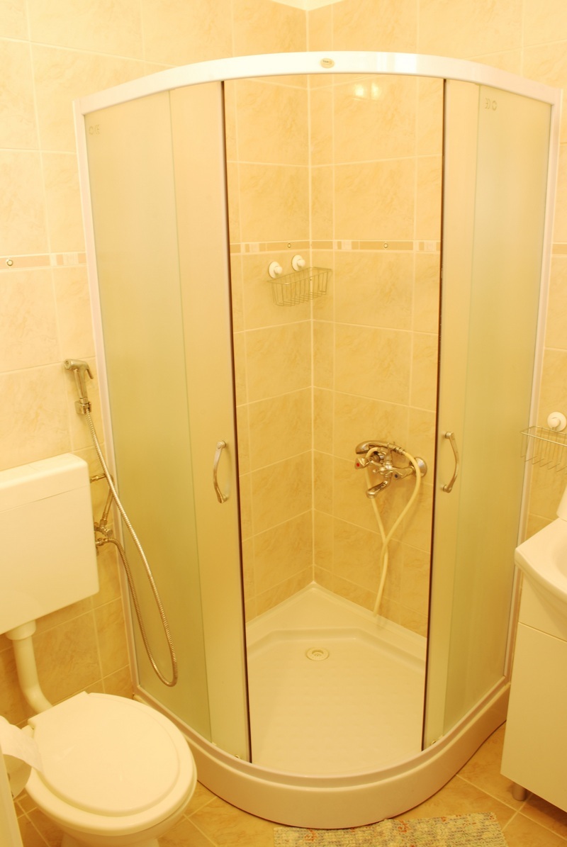 Room9_1200x800_005